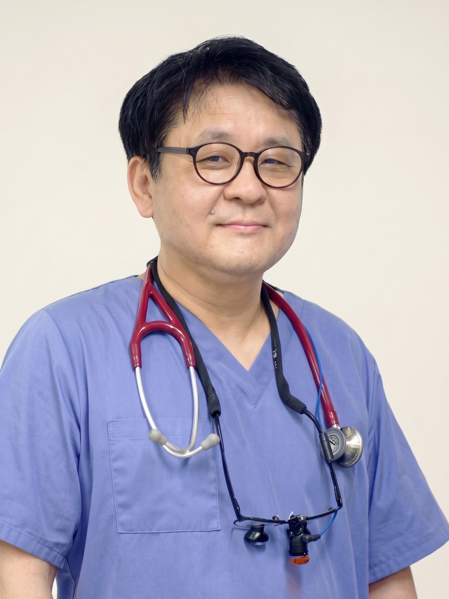 김구철 치과원장 프로필 사진